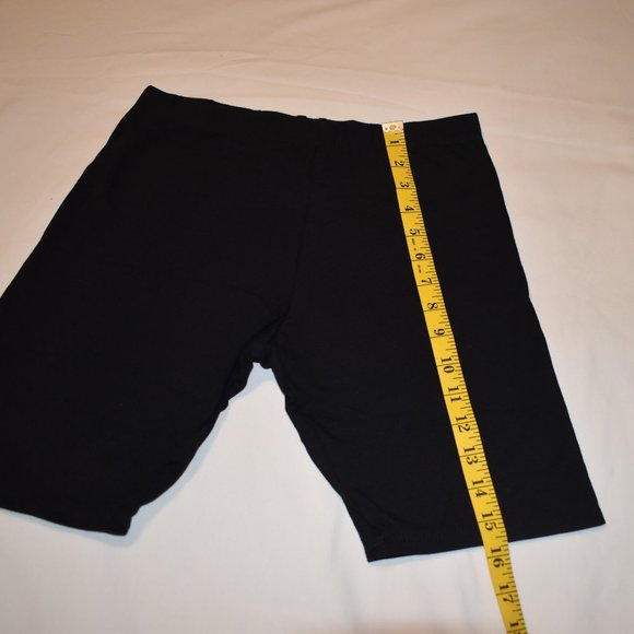 Black Bike Shorts Medium - Picture 3 of 4